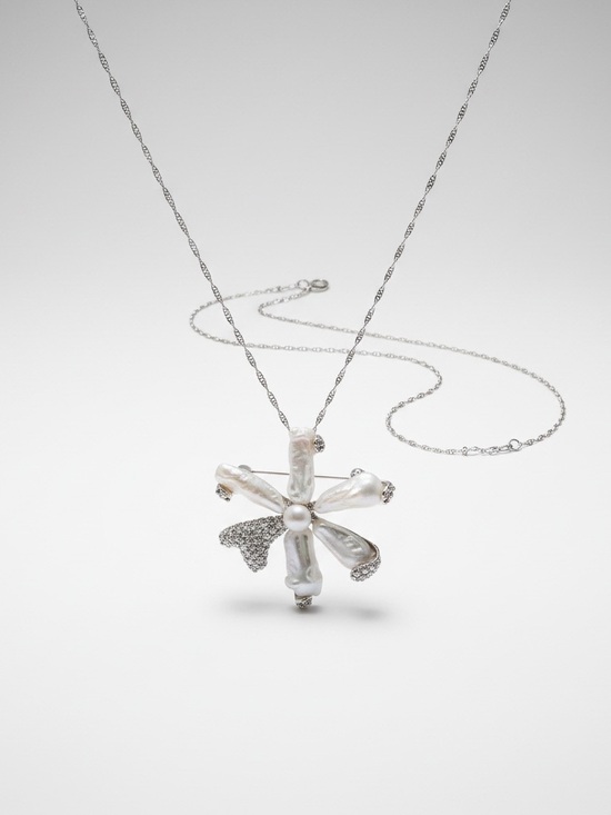Jewelry - Elegant White Natural Pearl Flower Pendant Necklace/Brooch